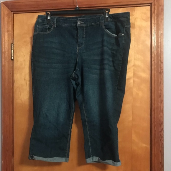 Capris - Picture 1 of 2